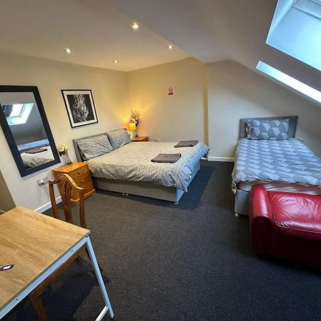 Luton Town House Near Airport Apartment Luaran gambar