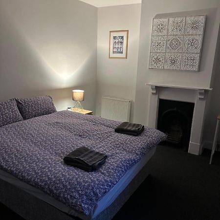 Luton Town House Near Airport Apartment Luaran gambar