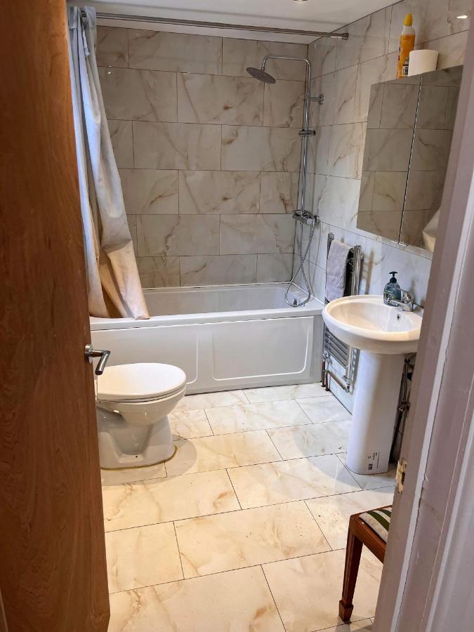 Luton Town House Near Airport Apartment Luaran gambar