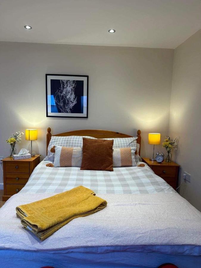 Luton Town House Near Airport Apartment Luaran gambar