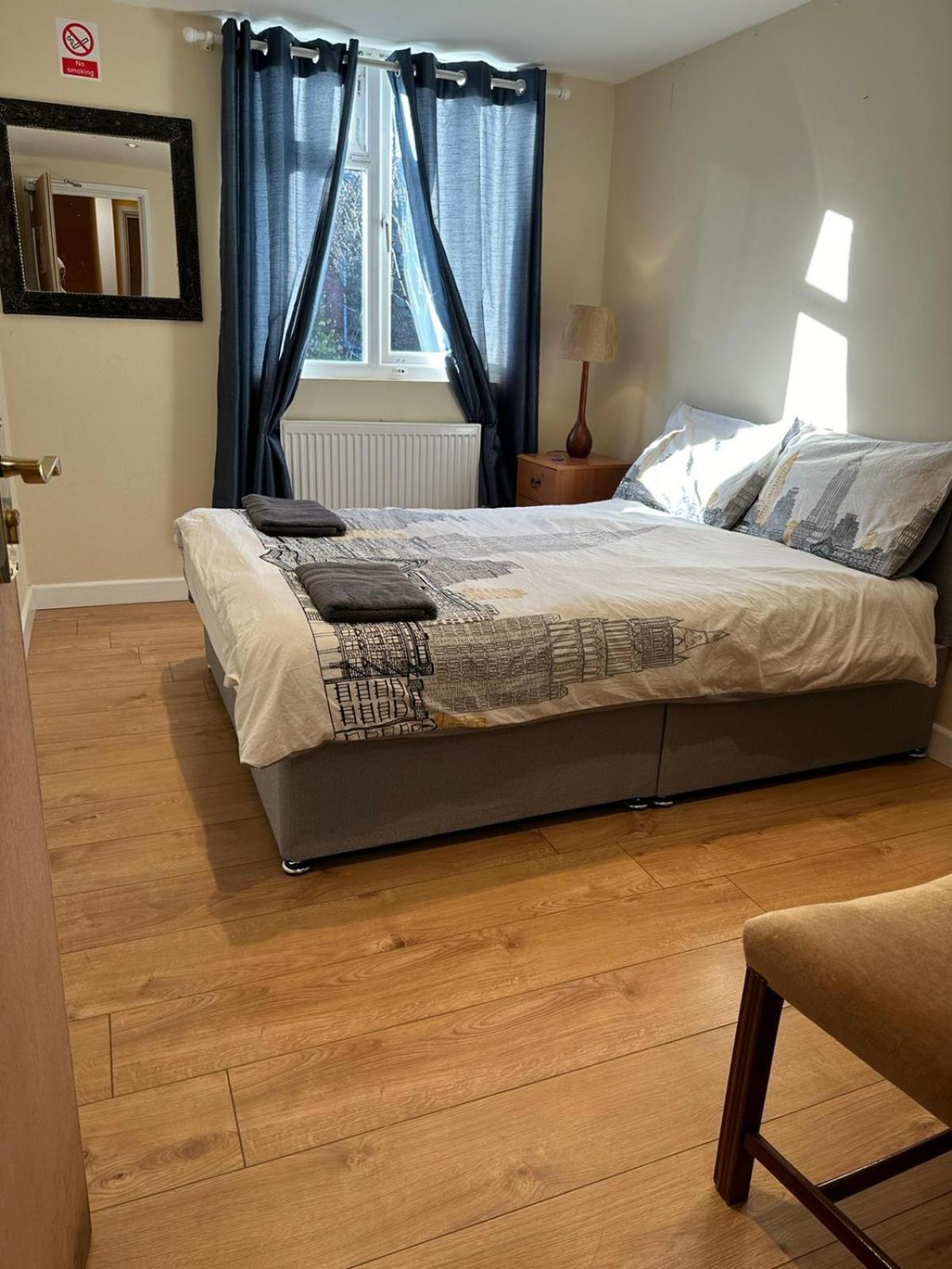 Luton Town House Near Airport Apartment Luaran gambar