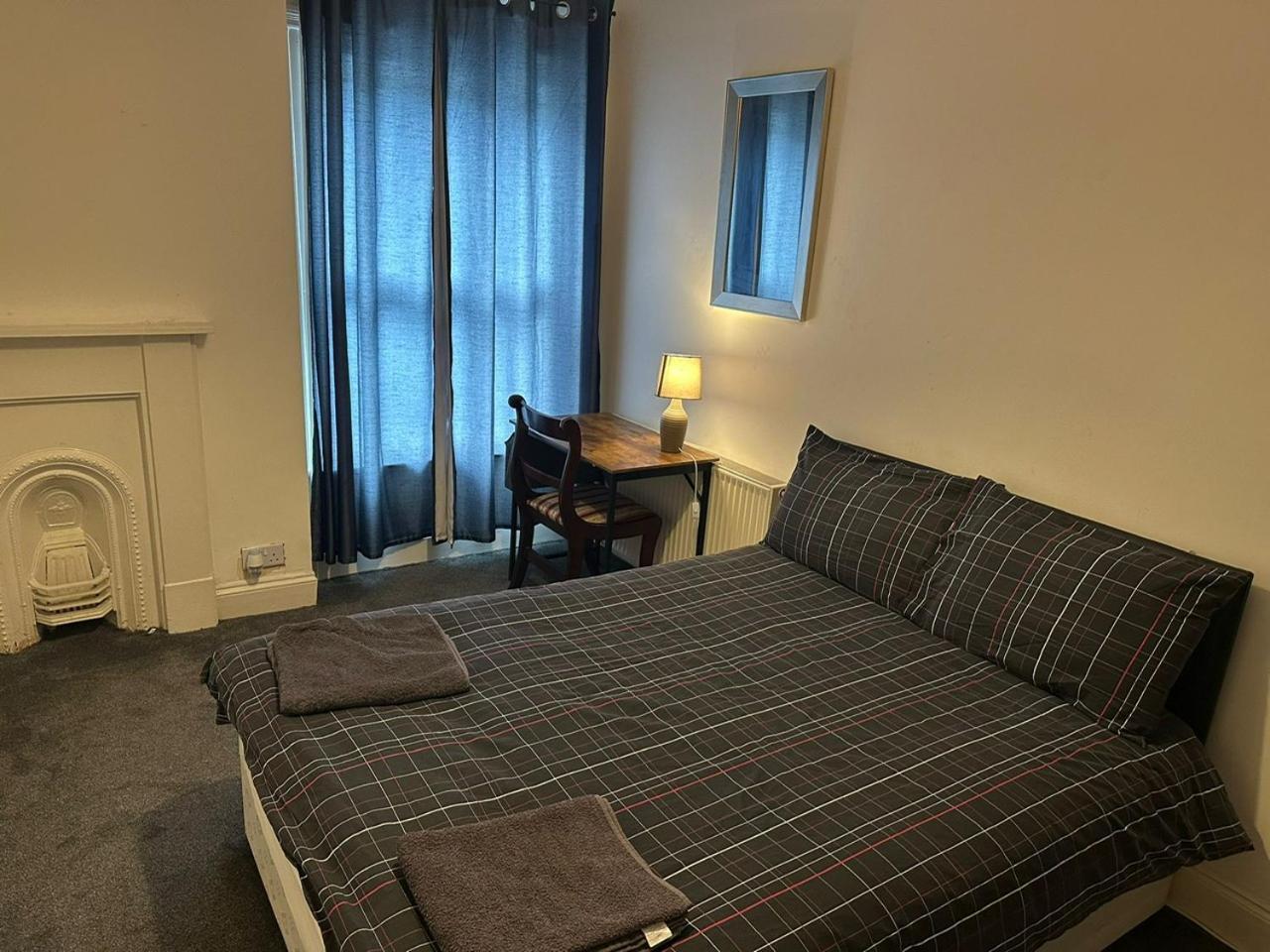 Luton Town House Near Airport Apartment Luaran gambar