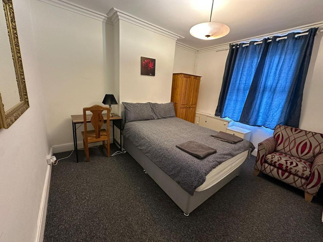 Luton Town House Near Airport Apartment Luaran gambar