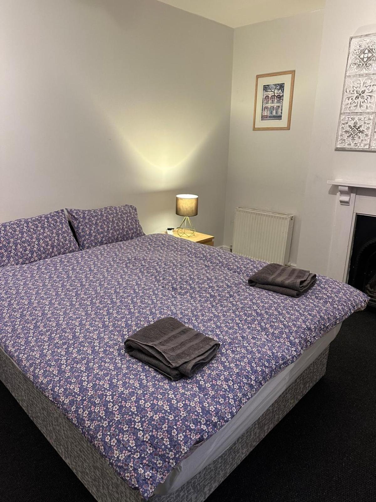 Luton Town House Near Airport Apartment Luaran gambar